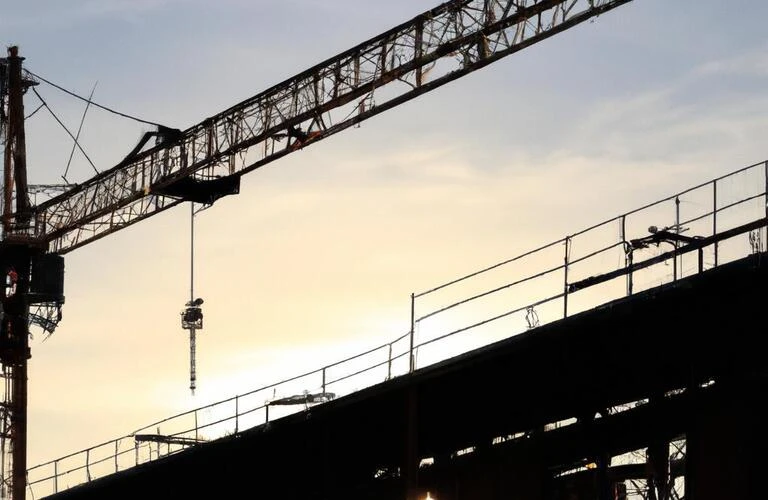 未来を築く！高収入が狙える建設業界への転職